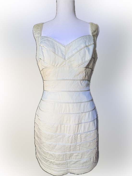 Lauren Ralph Lauren Dresses & Skirts - Lauren Ralph Lauren Cream Tiered Cocktail Dress